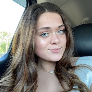 Meet your Posher, Kendra